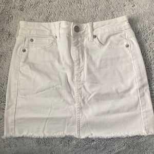 American Eagle White skirt